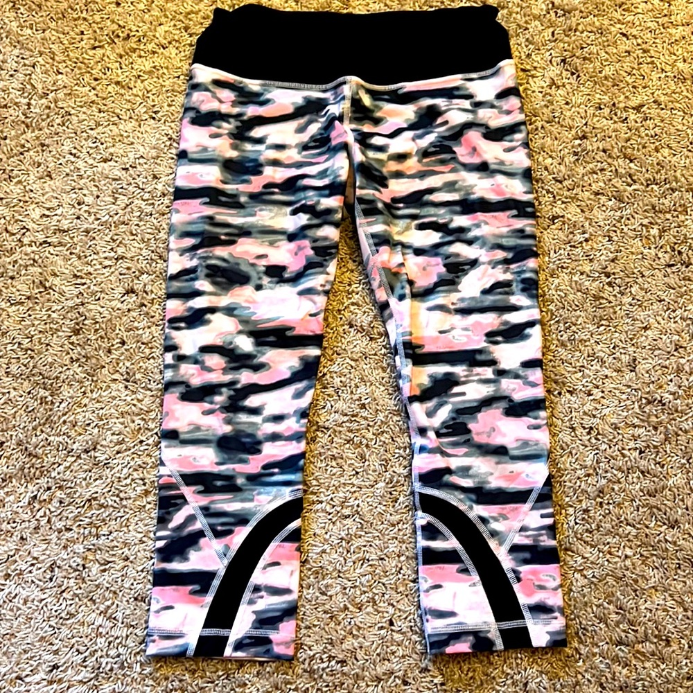 Lululemon Size 8 cropped leggings